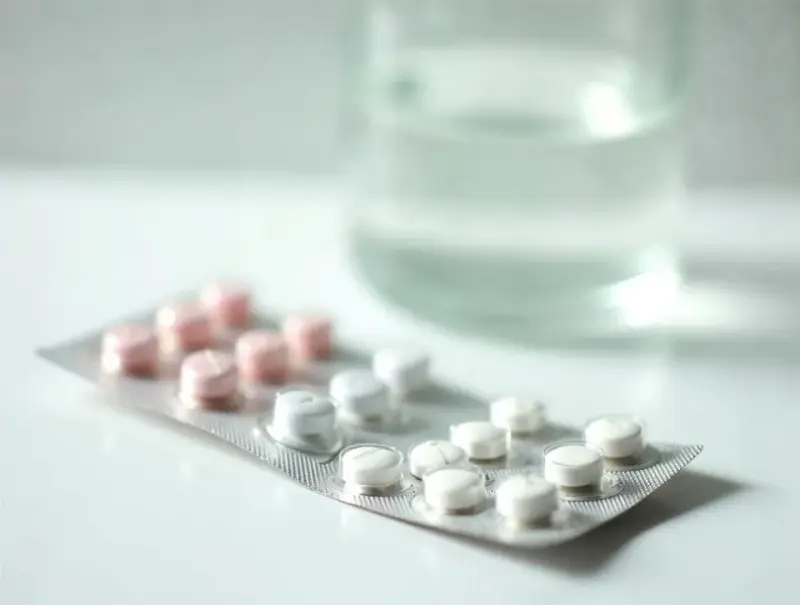 Tabletki antykoncepcyjne jednoskładnikowe. Kiedy minipigułka to najlepszy wybór dla Ciebie?